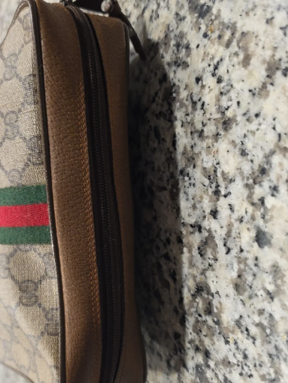 Gucci Beige/Brown GG Supreme Canvas Toiletry Bag with Red and Green Stripe - Picture 5 of 6